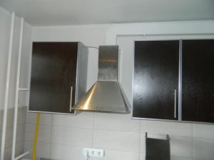 Установка вытяжки на кухне в Камышине